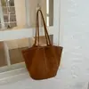 Bolso tote vintage de ante de gran capacidad para mujer, nuevo bolso casual versátil de otoño 2026 para hombro o axila, bolso de trabajo