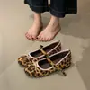 Edición Piel de Cordero~2026 Nuevo Estilo Gamuza Estampado Leopardo Bloque de Color Moño Zapatos de Salón Mary Janes Franceses con Tacón Oculto para Mujer