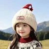 Touca de tricô infantil, unissex, quente, de lã, design fofo de desenho animado, cobre as orelhas, padrão de estrelas, gorro de bebê para outono e inverno