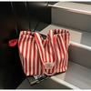 Bolsa de Hombro de Doble Cara de Estilo Coreano Literario Nicho Rayada Casual Simple de Primavera Transfronteriza
