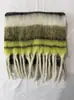 Bufanda al por mayor del fabricante para mujer Invierno de alta gama Engrosada de Mohair Cálida a Cuadros Versión Coreana Multifuncional Calentador de Cuello de Moda