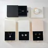 Caja de Joyería Ranurada con Textura Exquisita en Stock, Estilo Lujo Ligero Caja de Regalo para Almacenamiento de Pendientes, Collares y Anillos Venta al por Mayor