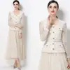 Foto Real de um Vestido de Duas Peças com Renda Patchwork, Gola Redonda, Corte Slim, Bainha Larga e Tule, em Estilo Francês, para Socialite, de Luxo Leve