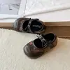 Zapatos Infantiles 2026 Otoño Nuevo Estilo Dulce Lunares Zapatos Pequeños de Cuero para Niñas con Cierre de Velcro Lazo y Suela Suave Zapatos de Bebé