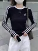 Camiseta de manga larga con cuello redondo, hombros caídos, patchwork a rayas de color albaricoque para mujer, nuevo estilo de primavera y otoño, corte ajustado, para mostrar la figura, top base interior