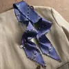 Bufanda de Seda Diagonal Floral Retro de Moda para Decoración del Cabello, Cinta Larga para Atar el Cabello, Cinturón de Cintura, o como un Pañuelo Largo Pequeño para Mujer