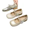 Zapatos Mary Jane JK estilo francés con lazo de pedrería retro, suela suave, modelo nuevo de otoño 2026, zapatos de mujer de corte bajo para faldas de una línea