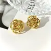 Diseño de Nicho Minimalista Francés Dorado Liso Estilo Fresco Redondos Lisos Flor de Rosa Retorcida Tridimensional Aretes de Tachuela