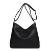 Bolsa Retro Texturizada de Alta Qualidade para Mulheres 2026 Nova Bolsa de Ombro Casual para o Dia a Dia Simples Bolsa Tote Transversal de Grande Capacidade