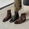 Botas Chelsea de couro bovino lavado com textura para o dia a dia Outono/Inverno 2026 salto grosso salto alto bico quadrado todas em couro genuíno botas de tornozelo para mulheres