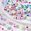 Cuentas de Letras de Colores con Fondo Blanco Acrílico de 6*6mm con Efecto de Goteo de Aceite, Cuentas Sueltas para Pulseras, Collares y Accesorios de Joyería Hechos a Mano DIY