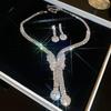 Conjunto de Brincos e Colar de 2 Peças Luxo Leve Cravejado com Diamantes Estrela do Amor Borboleta Personalidade Nicho Elegante Alta Qualidade Colar Feminino