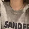Nuevo Estilo Collar de Perlas Ins para Mujer, Cadena Versátil de Lujo Ligero para Cuello de Suéter con Colgante de Corazón y Mariposa Venta al por Mayor