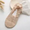 Meias de barco novas de verão para mulheres, meias finas de renda, crianças com base de algodão, respiráveis, silicone antiderrapante, meias invisíveis, meias femininas atacado