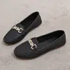 Comercio Exterior Zapatos Planos de Talla Grande para Mujer 2025 Primavera Otoño Nuevos Suela Suave Moda Cadena Metálica Planos Casuales Zapatos Individuales Venta al por Mayor