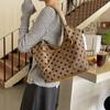 Bolsa de Mão de Grande Capacidade para Mulheres 2024 Nova Moda Bolsa Tote de Bolinhas para Trabalho e Deslocamento Bolsa de Ombro Versátil Leve