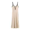Verão 2026 Novo Estilo Europeu e Americano Moda Feminina Sexy Hot Girl Vestido com Acabamento Contrastante Decote em V Vestido de Alça para Mulheres