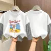 Camiseta de manga larga a rayas de algodón puro para niñas, colección primavera/otoño 2026, estilo nuevo, diseño de caricatura lindo, capa base versátil y a la moda