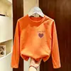 Camiseta de manga longa para meninas, algodão puro, para o outono, novo modelo 2026, blusa de outono infantil, blusa básica casual super fofa para meninas pequenas