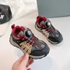 Tênis Respiráveis de Malha 2026 Outono Novo Retro Racing Dad Shoes Infantis Meninos e Meninas Solado Macio Tênis Esportivos Casuais