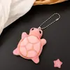 Celebridad de Internet Dibujo Animado Muñeco de Peluche Tortuga Bolsa Decoración Colgante Muñeco Lindo Muñeco Pinza Regalo Pequeño Creativo