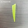 En Stock al por Mayor Plumas de Plástico con Forma de Escudo de 2.5 pulgadas Accesorios para Arco y Flecha de Carbono Puro Plumas de Plástico de Alta Elasticidad Venta Caliente Transfronteriza
