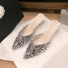 Nuevos zapatos de tacón alto con lentejuelas y punta fina para mujer, mules cerrados de tacón de aguja estilo francés de moda urbana para verano