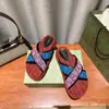 Nuevas Sandalias Planas de Verano 2026 Marca g Suela Gruesa Tira Cruzada Estampado Satinado para Mujer Sandalias Casuales que Aumentan la Altura