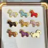 Hazte Rico al Instante2026 Nuevo Estilo Chino Brocado de Seda Caballo Broche Accesorios Año del Caballo Zodiaco Ropa Hecho a Mano Venta al por Mayor