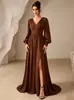 2026 Moda francesa transfronteriza europea y americana, vestido largo elegante de cuello en V, vestido de noche de manga larga