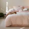 Conjunto de cama de quatro peças estilo luxo com tema de gato, em veludo de leite grau A, apresentando um lençol de cama de veludo quente bordado, uma capa de edredom espessa e um lençol com elástico para o inverno