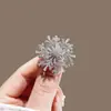 Broche Atmosférico Rotativo de Floco de Neve de Luxo High-End 2024 Novo Broche Tendência Corsage Versátil Acessórios para Roupas de Terno