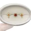 Aretes Hélice Acero Inoxidable 316L Colección Oro 14K Aretes Rojos Garnet Aptos para Dormir Joyería para Agujeros de Oreja No Extraíble Joyería para Piercings