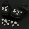 Tamancos na Cor Champagne com Design Semelhante aos do Xiaohongshu, Apresentando um Estilo Maillard de Alta Qualidade e Decoração de Pérolas Banhadas a Ouro para Outono e Inverno