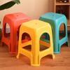Tamborete de plástico para uso doméstico adulto engrossado Banco de plástico alto Cadeira de mesa de jantar Moda moderna Tamborete quadrado de plástico por atacado