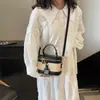 Bolso de Mano Retro de Moda y de Alta Gama, Bolso Cuadrado Pequeño con un Nuevo Diseño Elegante, Bolso Cruzado de Hombro Único con Bloques de Color de Moda