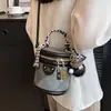 2025 Bolso Cruzado Versátil Bolso de Mano para Mujer Bolso Cubo Versátil de Moda Bolso de Hombro de Moda con Colgante Lindo
