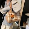 Bolsa Grande Xadrez Outono e Inverno Mais Vendida para Mulheres 2026 Nova Tendência Bolsa de Lã de Grande Capacidade para Axila Bolsa Tote de Axila para o Dia a Dia
