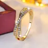 Anillo Abierto de Lujo Ligero en Tres Colores, Anillos para Pareja, Ajustable, Incrustado con Diamantes, Anillos de Moda y Personalizados para Hombres y Mujeres