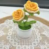 Planta en Maceta Pequeña de Rosa de Múltiples Cabezas Terminada Tejida a Mano de Lana Bonsái Adornos de Oficina Accesorios para el Interior del Coche Flores Artificiales