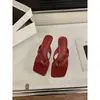 Sapatos de Salto Alto Vermelhos de Salto Fino, Chinelos, Sapatos Femininos para Uso Externo, Chinelos e Sandálias Estilo Francês Verão 2026