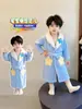 Roupão de Banho Infantil Inverno Engrossado Desenho Animado Meninos Meninas Longo Desenho Animado Fleece de Coral Pijama Roupa de Casa Roupão Moderno