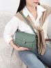 Bolsa tiracolo feminina de couro bovino de primeira camada, grande capacidade, sling, moda europeia e americana, bolsa de compras simples, capa prática, couro macio
