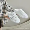 Sandalias sin cordones de nuevo estilo para el verano 2025 para mujer, calzado exterior de moda con plataforma y chanclas, zapatos casuales retro para playa para mujer