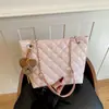 Bolso de Cadena de Gran Capacidad para Mujer 2026 Nicho de Alta Gama Texturizado Bolso de Mamá Bolso de Compras Acolchado de Diamantes Bolso Tote con Asa Bordada