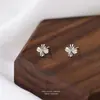 Brincos de prata pura s999 com trevo de quatro folhas gravado para mulheres, design de luxo leve, brincos de prata da moda, em estoque para atacado
