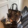 Bolso pequeño de alta gama para mujer, bolso bandolera de hombro combinable, moderno y súper popular, de estilo nicho, 2024