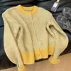 Principios de Otoño 2025 Cálido Color Chaqueta Suéter Corta para Mujer Nuevo Estilo Estilo Relajado Suéter Cárdigan Top Petite para Mujer