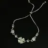 Pulsera de Trébol de Cuatro Hojas para Mujer, Estilo Ins Fresco y Moderno, Regalo para Mejor Amiga, Joyería Floral Dulce de Lujo Ligero, Nuevo Accesorio Versátil de Moda