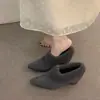 Mocasines de mujer para otoño e invierno, de tacón alto, cálidos y forrados de felpa, en un estilo retro marrón bosque